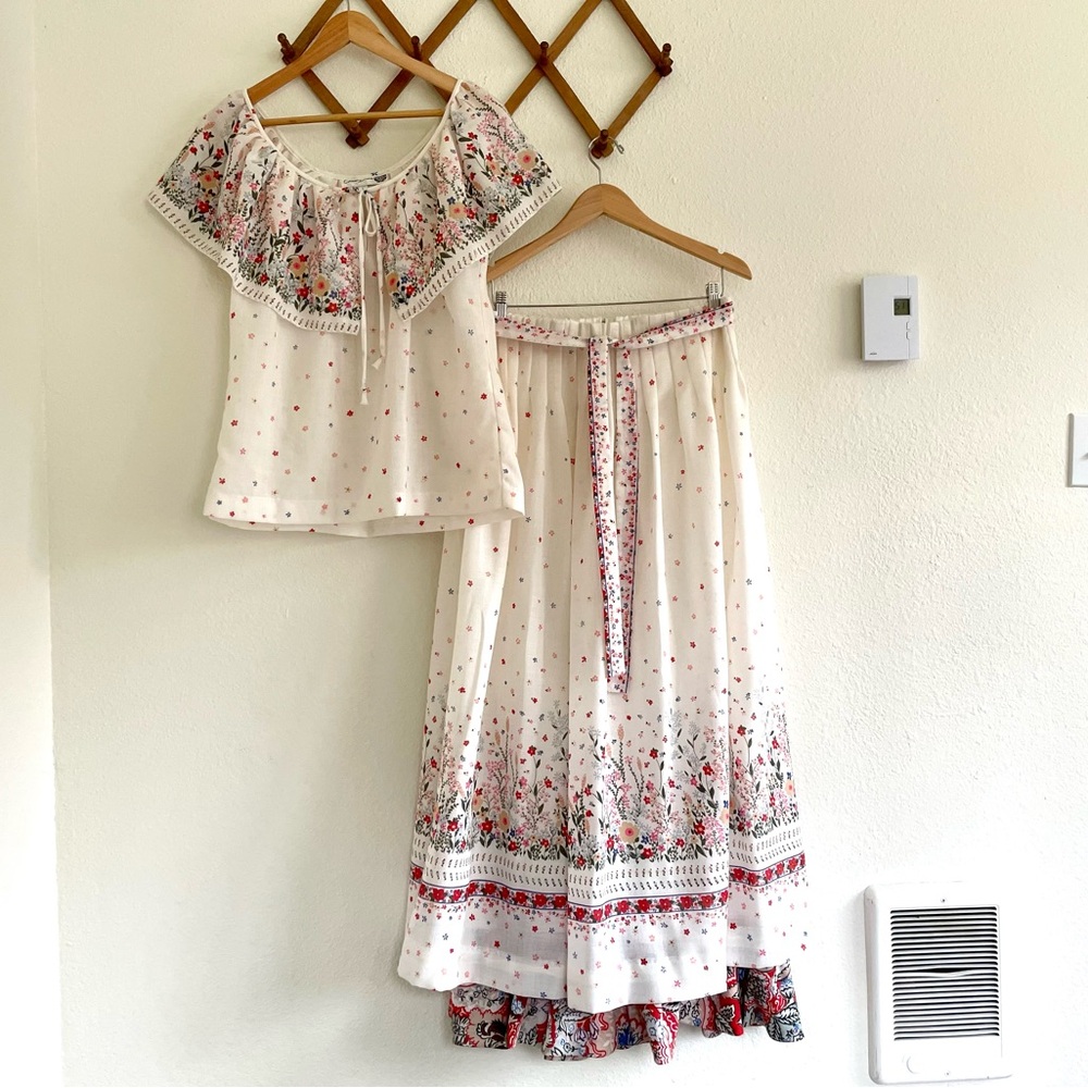 Vintage Chessa Davis 2 Piece Peasant Blouse and Maxi Skirt Set - Picture 3 of 11